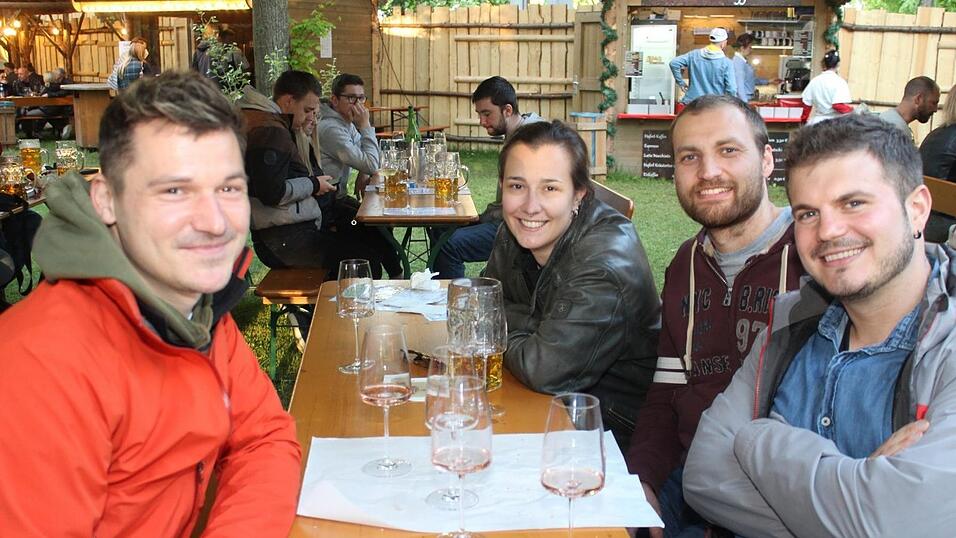 Die Landshuter genießen die neuen Freiheiten und das gute Wetter. Die Landshuter genießen die neuen Freiheiten und das gute Wetter.