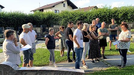 Mehr als eine Stunde befasste sich der Gemeinderat bei seiner Sitzung am 2. Juli damit, den Standort f&uuml;r weitere Urnengr&auml;ber festzulegen, damit diese noch heuer angelegt werden k&ouml;nnen.