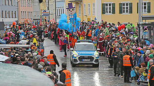 Bereits in den vergangenen Jahren wurde die Sicherheit von Faschingsumzügen, wie hier in Vilsbiburg, von langer Hand geplant.