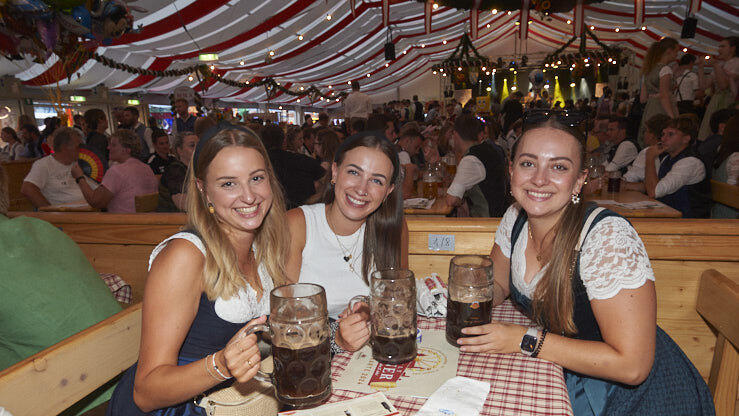 Die Partybilder vom Samstag, 17. August, aus dem Festzelt Lechner. Die Partybilder vom Samstag, 17. August, aus dem Festzelt Lechner.