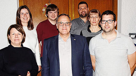 Das Führungsteam der Vereinigung Aktiver Wähler. Von links: Ulrike Riedel-Waas, Sandra Heuberger, Florian Eigenstetter, Harald Dietlmeier, Simon Seidl, Sonia Rothe und Andreas Fürst. Das Führungsteam der Vereinigung Aktiver Wähler. Von links: Ulrike Riedel-Waas, Sandra Heuberger, Florian Eigenstetter, Harald Dietlmeier, Simon Seidl, Sonia Rothe und Andreas Fürst.