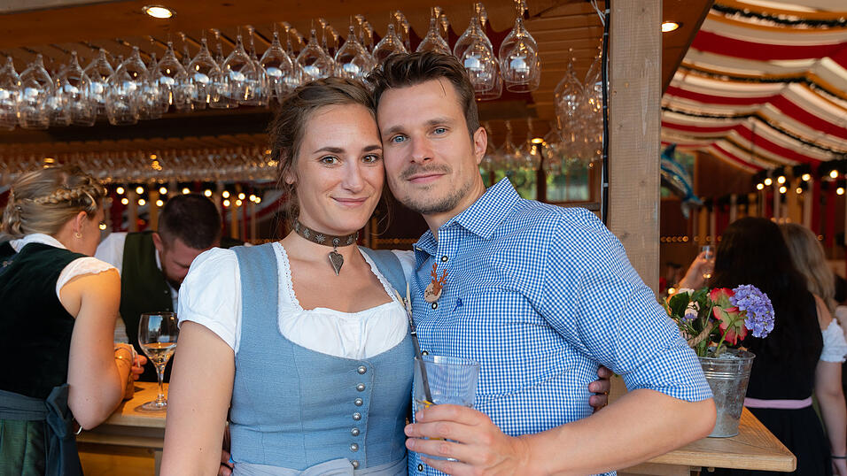 Die Partybilder vom Freitag, 11. August 2023, aus dem Festzelt Krönner. Die Partybilder vom Freitag, 11. August 2023, aus dem Festzelt Krönner.