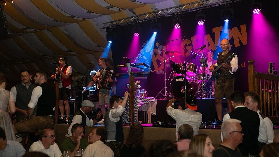Die Partybilder vom Freitag, 12. August 2022, aus dem Festzelt Nothaft.
