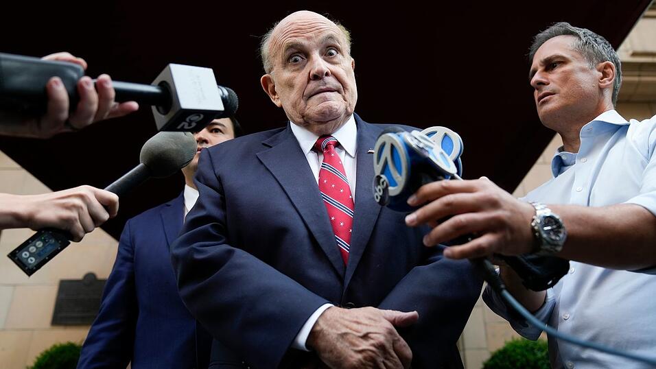 Der einstige New Yorker B&uuml;rgermeister Rudy Giuliani hat einen Millionen-Dollar-Rechtsstreit beigelegt. (Archivbild)