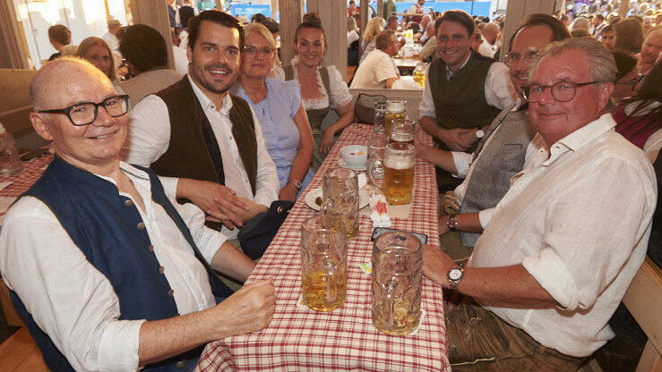 Die Partybilder vom Dienstag, 11. August, aus dem Festzelt Lechner. Die Partybilder vom Dienstag, 11. August, aus dem Festzelt Lechner.