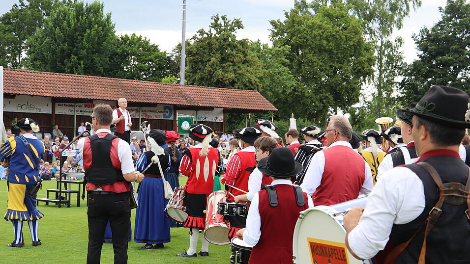 Am Freitag startete das Landauer Volksfest.