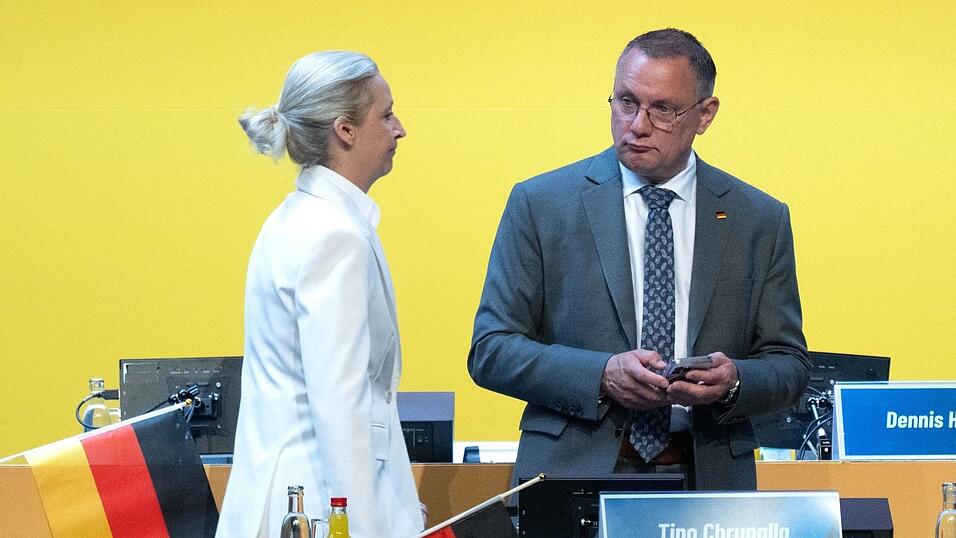 Für Alice Weidel lief die Wiederwahl zur Bundesvorsitzenden etwas besser als für den Co-Vorsitzenden, Tino Chrupalla. Für Alice Weidel lief die Wiederwahl zur Bundesvorsitzenden etwas besser als für den Co-Vorsitzenden, Tino Chrupalla.
