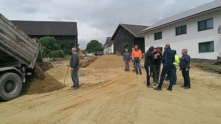 Die Arbeiten am Kreuzungsbreich sind in vollem Gange.