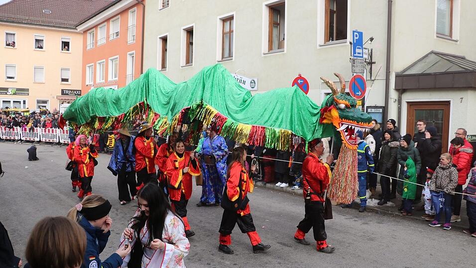 Beim Bogener Faschingsumzug war einiges geboten.