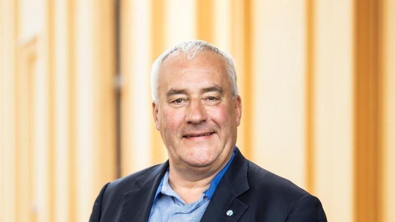 Ludwig Spaenle (CSU) steht im bayerischen Landtag. Ludwig Spaenle (CSU) steht im bayerischen Landtag.