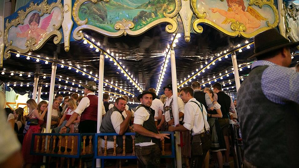 Die Partybilder vom Freitag, 12. August 2022, aus dem Festzelt Wenisch.
