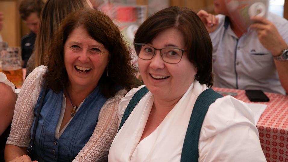 Die Partybilder vom Dienstag, 12. August, aus dem Festzelt Greindl. Die Partybilder vom Dienstag, 12. August, aus dem Festzelt Greindl.