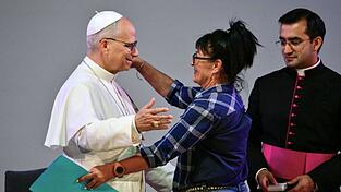'Jeder Mensch ist würdig', sagte der Papst zu den Häftlingen. 'Jeder Mensch ist würdig', sagte der Papst zu den Häftlingen.