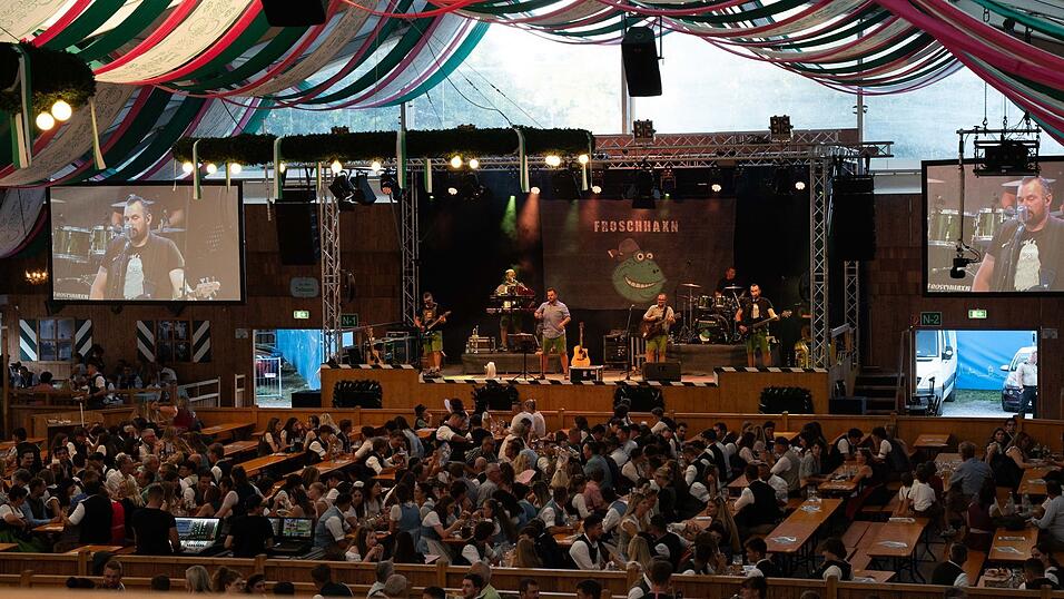 Die Partybilder vom Donnerstag, 13. August, aus dem Festzelt Weckmann. Die Partybilder vom Donnerstag, 13. August, aus dem Festzelt Weckmann.