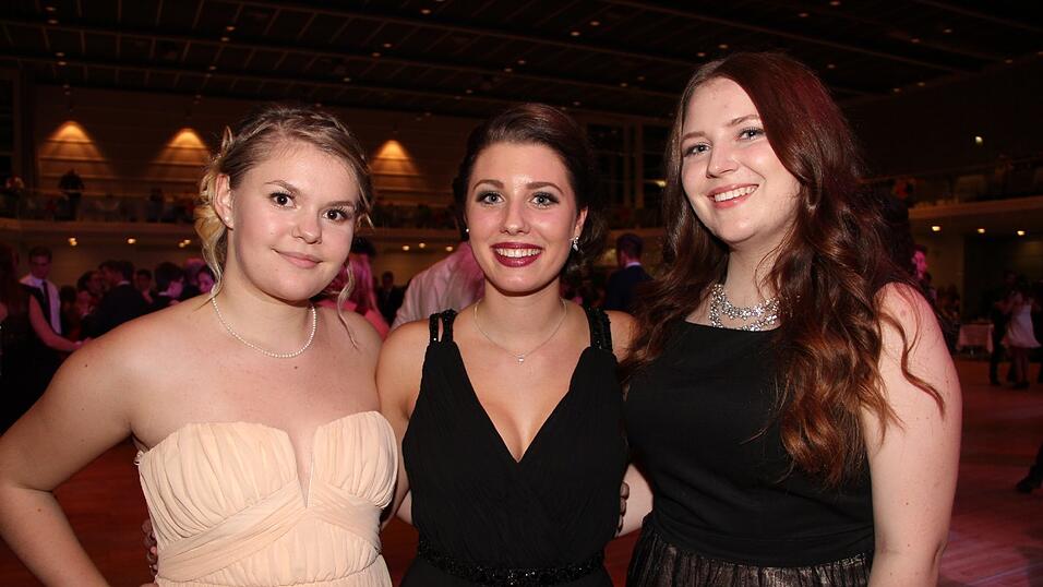 Die Bilder vom Abschlussball der Tanzschule Seidel in der Fraunhofer-Halle am 28. November. Die Bilder vom Abschlussball der Tanzschule Seidel in der Fraunhofer-Halle am 28. November.