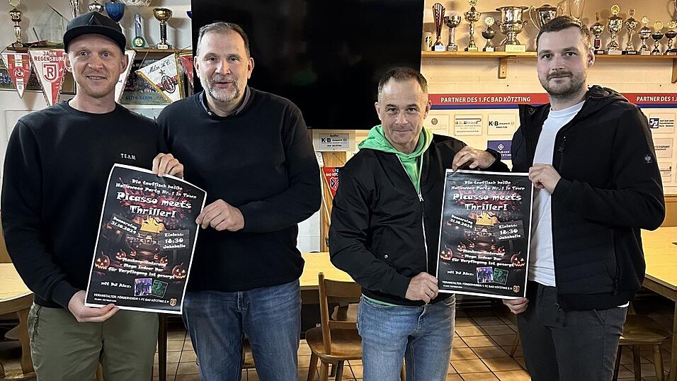 R&uuml;hrt die Werbetrommel f&uuml;r die Halloweenparty in der Jahnhalle: der F&ouml;rderverein des 1. FC Bad K&ouml;tzting.