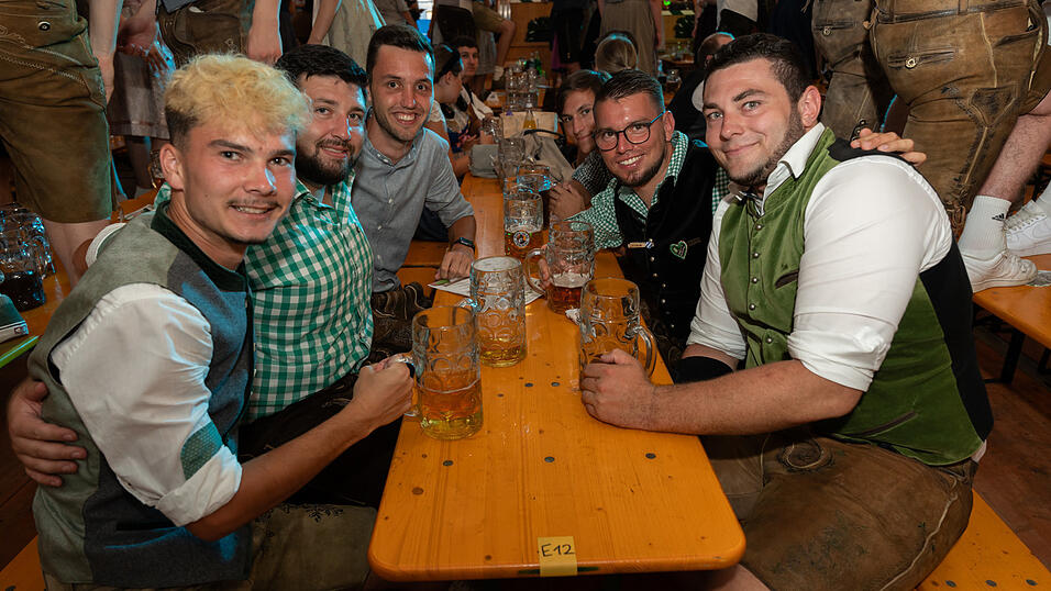 Die Partybilder vom Sonntag, 11. August 2024, aus dem Festzelt Weckmann. Die Partybilder vom Sonntag, 11. August 2024, aus dem Festzelt Weckmann.
