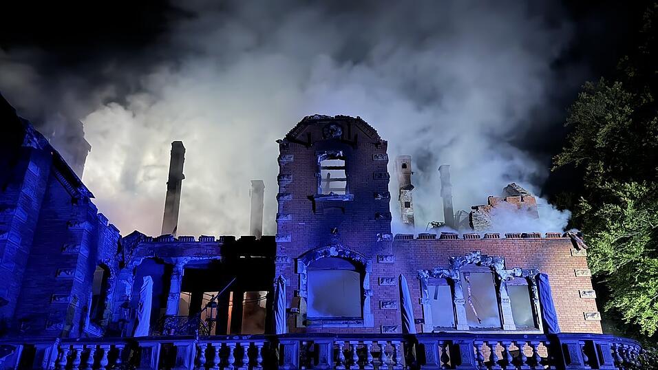 Das historische Jagdschloss wurde beim Brand am 6. Oktober vollständig zerstört. 