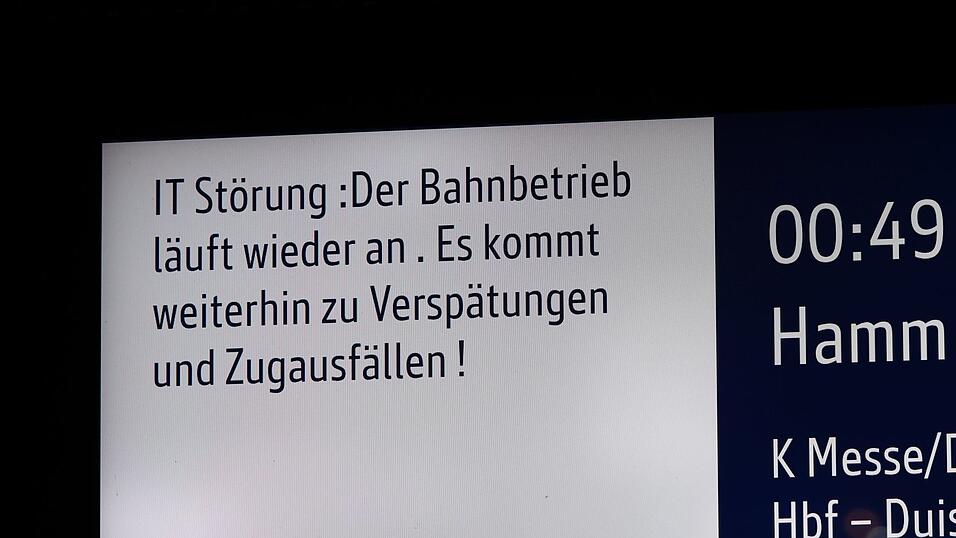«Der Bahnbetrieb läuft wieder an»: Über diese Nachricht freuten sich Reisende in der Nacht. «Der Bahnbetrieb läuft wieder an»: Über diese Nachricht freuten sich Reisende in der Nacht.