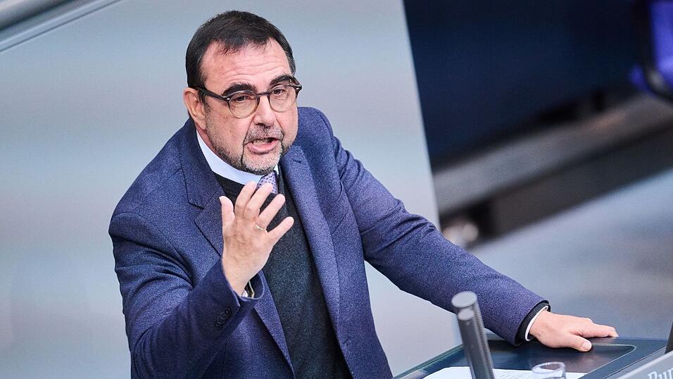 Bayerns Gesundheitsminister Klaus Holetschek (CSU) spricht im Bundestag.