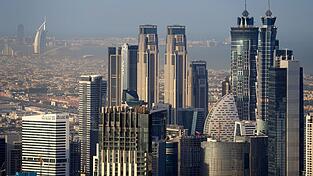 Einige beliebte Reiseziele liegen in der Golfregion, etwa Dubai &ndash; hier sind nun viele deutsche Urlauber gestrandet. (Archivbild)