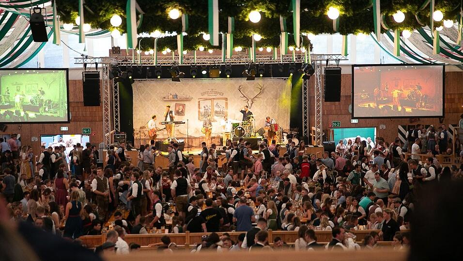Die Partybilder vom Freitag, 12. August 2022, aus dem Festzelt Weckmann.