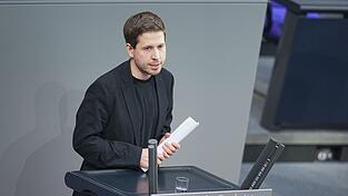 Kevin Kühnert bei seiner letzten Rede im Bundestag. Kevin Kühnert bei seiner letzten Rede im Bundestag.