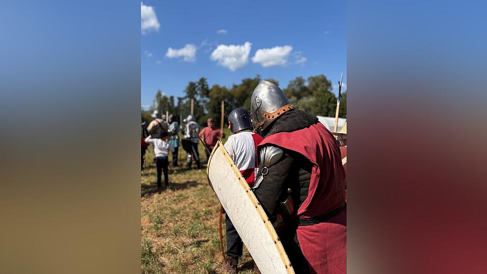 'Der mit dem kleinen Schild' zieht furchtlos in die Hussitenschlacht. 'Der mit dem kleinen Schild' zieht furchtlos in die Hussitenschlacht.