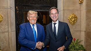 Schmeicheleien von Rutte (r) finden in Trump einen gewogenen Empf&auml;nger. (Archivbild)