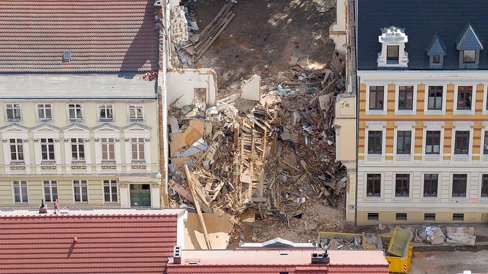 Nach dem Hauseinsturz ist Haftbefehl gegen zwei M&auml;nner erlassen worden. (Archivbild)