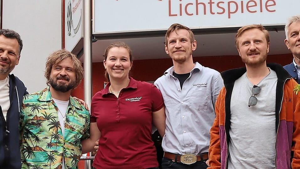 Familie Dollinger mit Promis: (v.l.): Gerhard Wittmann, Daniel Christensen, Verena Dollinger, Kilian vom Stackelberg, Michael Kranz und Josef Dollinger.