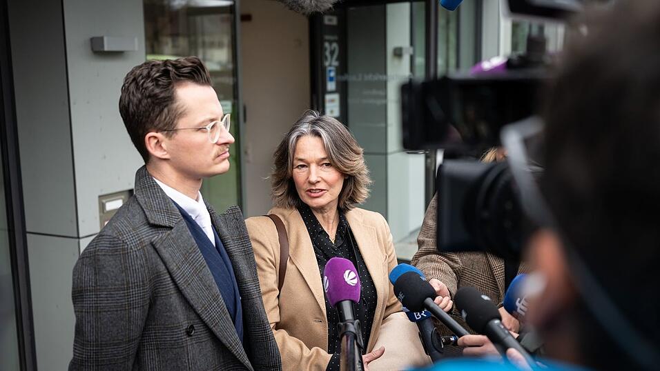 Die Anwälte des Angeklagten, Yves Georg und Regina Rick, forderten nach dem Urteil weitere Konsequenzen.