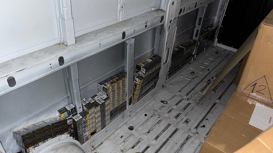 Zigaretten im Schmuggelversteck