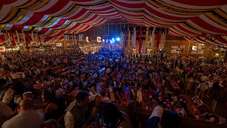 Die Partybilder vom Freitag, 9. August 2024, aus dem Festzelt Kr&ouml;nner.