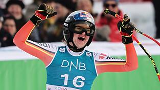 Emma Aicher strahlte nach ihrer Zieleinfahrt im norwegischen Kvitfjell. Emma Aicher strahlte nach ihrer Zieleinfahrt im norwegischen Kvitfjell.