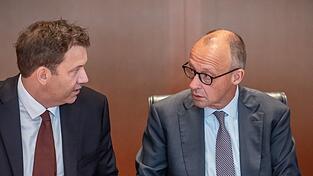 Seit Tagen wird auch auf h&ouml;chster Ebene &uuml;ber eine Entlastung bei den Spritpreisen diskutiert. (Archivbild)