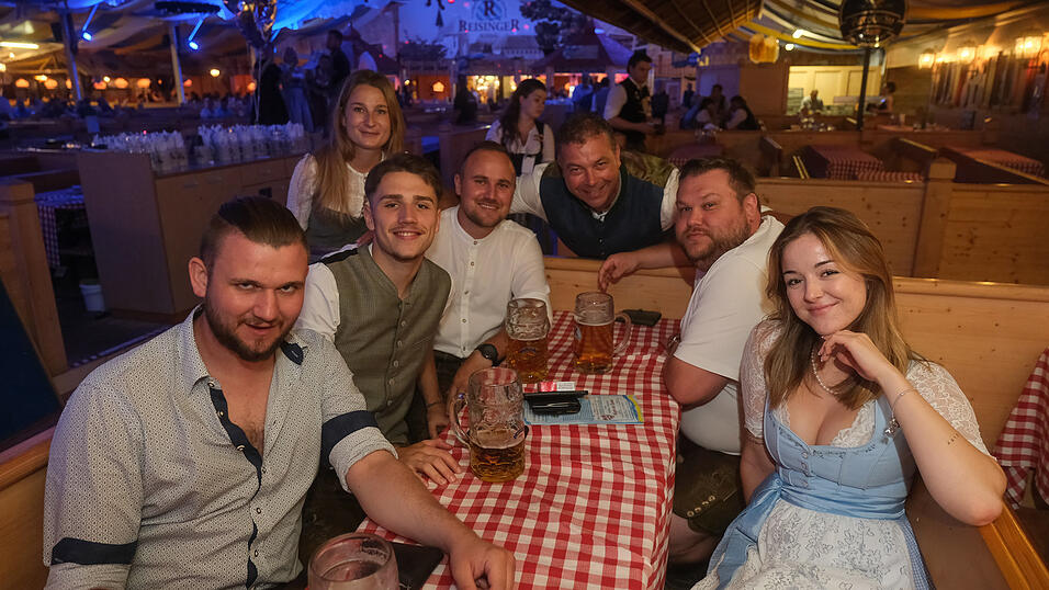 Die Partybilder vom Dienstag, 15. August 2023, aus dem Festzelt Reisinger. Die Partybilder vom Dienstag, 15. August 2023, aus dem Festzelt Reisinger.