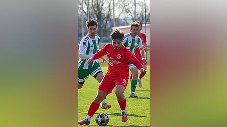 Samuel Gwinner und die SpVgg Plattling wollen am Sonntag im Heimspiel dem Vizemeister TV Schierling Paroli bieten.