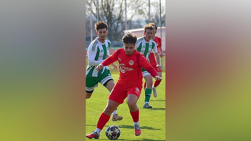 Samuel Gwinner und die SpVgg Plattling wollen am Sonntag im Heimspiel dem Vizemeister TV Schierling Paroli bieten.