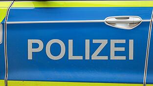 Polizeieinsatz nach einer Auseinandersetzung in einer Pension – ein Beamter wurde leicht verletzt. (Symbolbild)