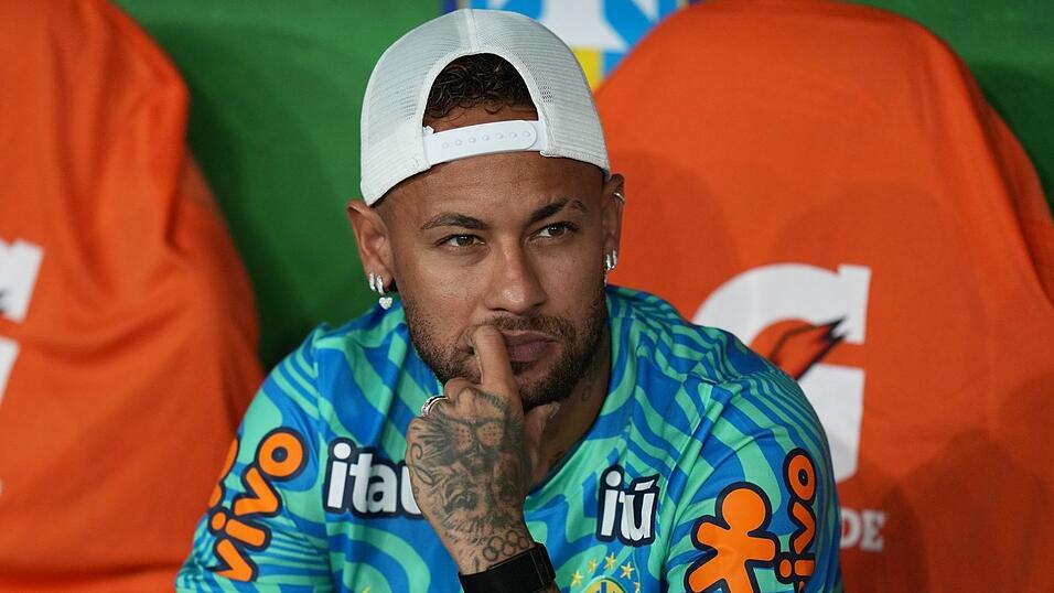 Neymar muss bei der WM erst einmal zuschauen. (Archivbild) Neymar muss bei der WM erst einmal zuschauen. (Archivbild)
