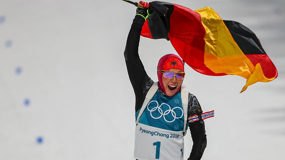 Zweites Rennen, zweites Gold: Laura Dahlmeier jubelt über den Olympiasieg in der Biathlon-Verfolgung. Zweites Rennen, zweites Gold: Laura Dahlmeier jubelt über den Olympiasieg in der Biathlon-Verfolgung.