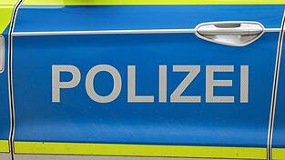 Die Ermittlungen gegen den Ehemann wegen Körperverletzung und Sachbeschädigung laufen. (Symbolbild)