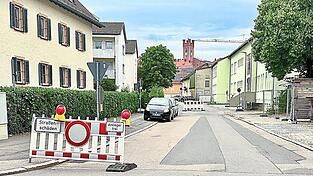 Die Carl-Clos-Straße wird ab dem 25. August aufgrund der dringend erforderlichen Sanierung sechs Wochen lang gesperrt.