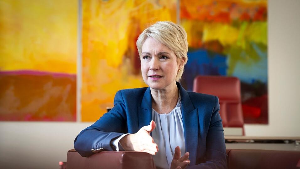 Ministerpr&auml;sidentin Manuela Schwesig findet, dass man den Einsatz der Arbeitenden nicht kleinreden soll. (Archivbild)