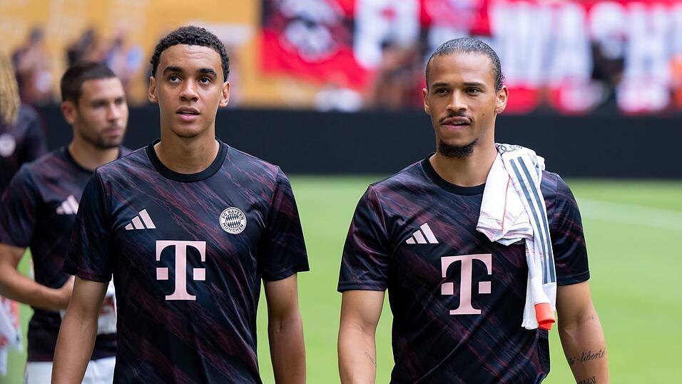 Jamal Musiala (l) und Leroy Sané waren beim FC Bayern lange Teamkollegen.