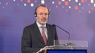 EVP-Chef Weber &auml;u&szlig;ert sich beim Spitzentreffen in Zagreb zu einem sechs Jahre alten Vorschlag aus Frankreich, der jetzt aktueller ist denn je.