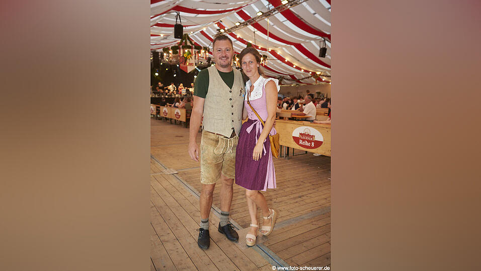 Die Partybilder vom Sonntag, 9. August, aus dem Festzelt Lechner. Die Partybilder vom Sonntag, 9. August, aus dem Festzelt Lechner.