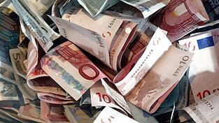 In Saus und Braus leben anscheinend die M&uuml;nchner. Fast jeder zehnte verdiente 2014 eine Million oder mehr. Doch wie sieht es in Niederbayern und der Oberpfalz mit Einkommensmillion&auml;ren und Hartz-IV-Empf&auml;ngern aus?