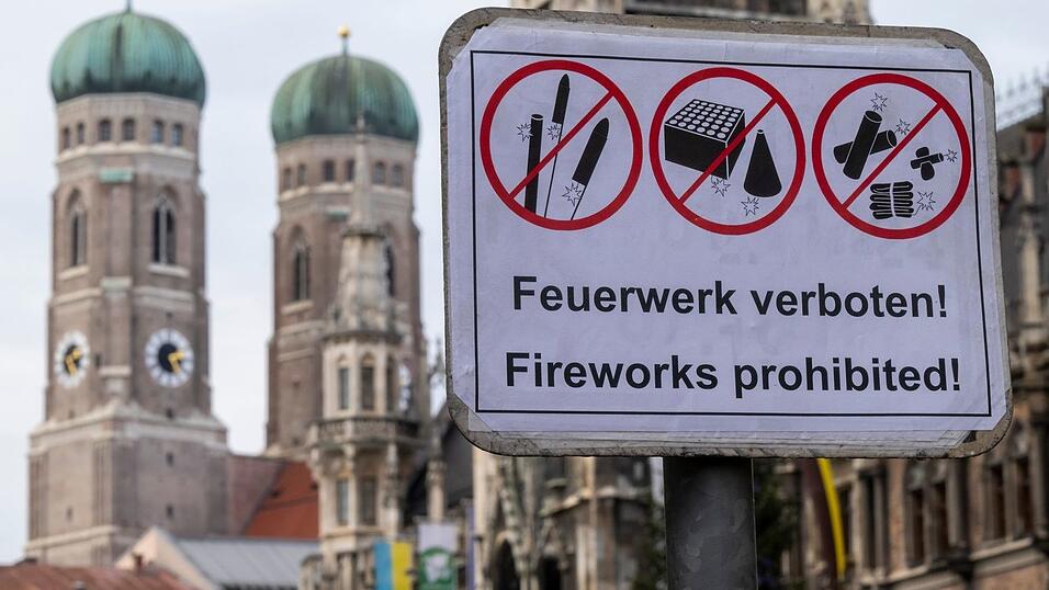 In der Münchner Innenstadt ist Böllern und Feuerwerk nicht mehr überall möglich. (Archivbild) In der Münchner Innenstadt ist Böllern und Feuerwerk nicht mehr überall möglich. (Archivbild)